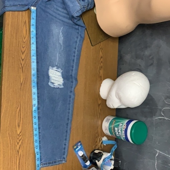 shein- high waisted lightly distressed jeans - Picture 8 of 8